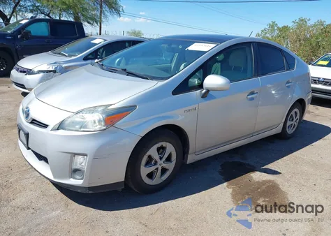 2010 Toyota Prius Iii z USA, uszkodzony, nr VIN JTDKN3DU1A0203201